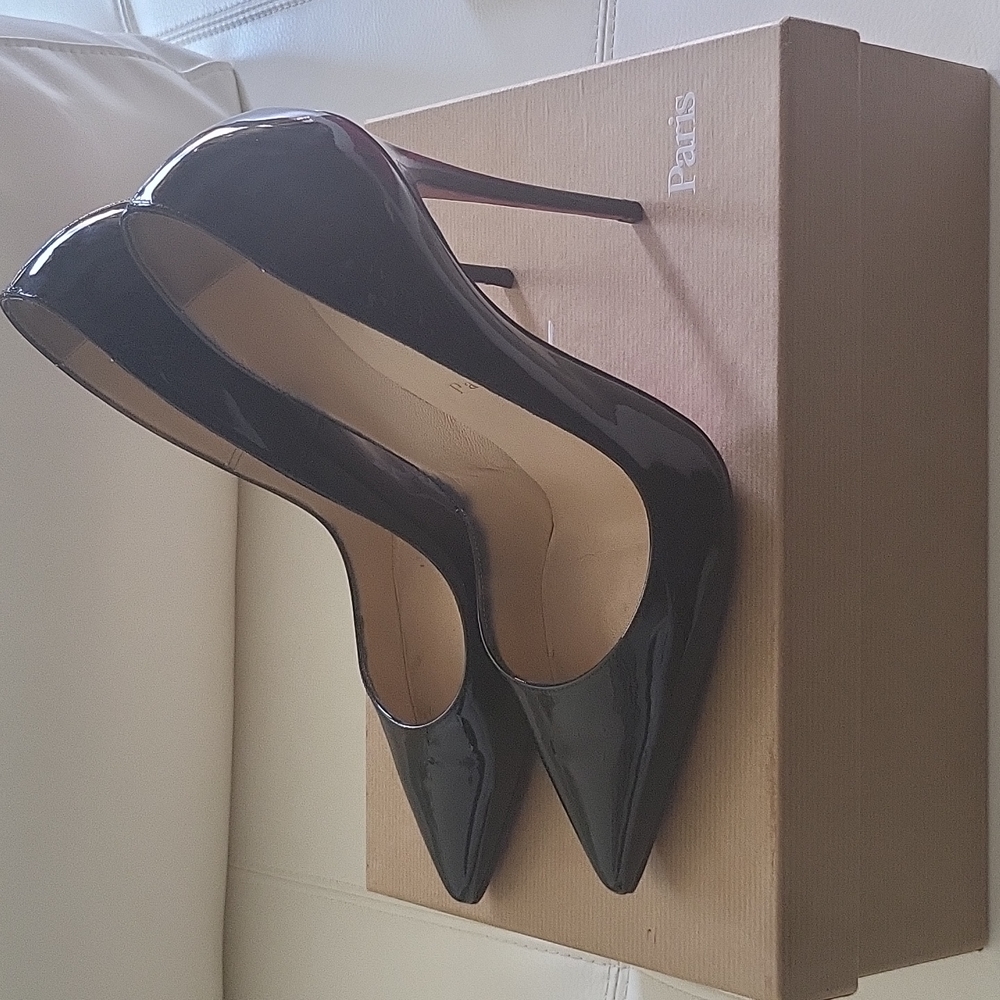 So Kate Christian Louboutin Size 10.5 (40.5)